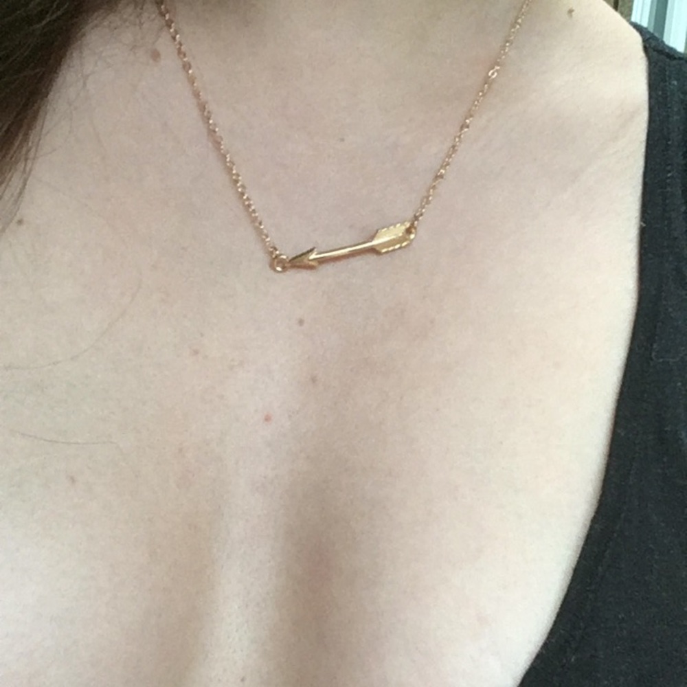 * 3 for 30 * 🍂deal🍂 Love Arrow Necklace